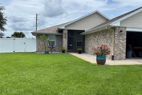 Casa en venta en Palm Coast, Florida, 3 dormitorios, 144.56 m2 № 1846599 - foto 2