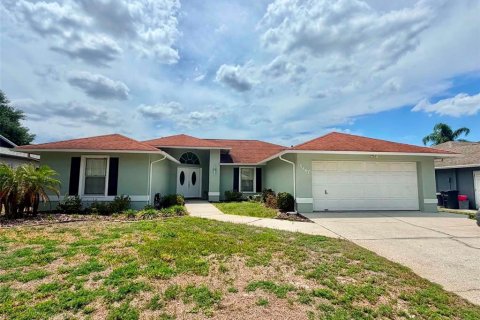 House in New Port Richey, Florida 3 bedrooms, 187.85 sq.m. № 2199747
