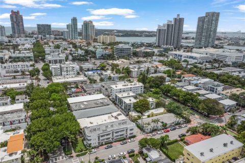 Condo in Miami Beach, Florida, 1 bedroom  № 2013873 - photo 30