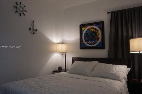 Condo in Miami Beach, Florida, 1 bedroom № 2013873 - photo 11