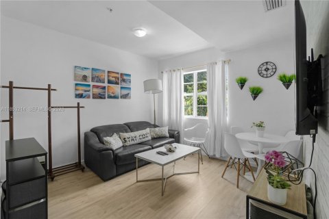 Condo in Miami Beach, Florida, 1 bedroom  № 2013873 - photo 22
