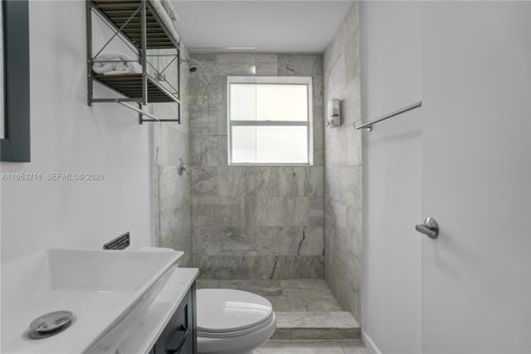 Condo in Miami Beach, Florida, 1 bedroom  № 2013873 - photo 20