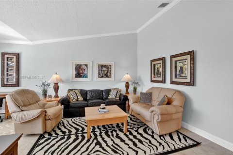 House in Boca Raton, Florida 3 bedrooms, 201.97 sq.m. № 2003363 - photo 10