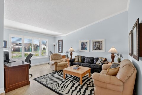 House in Boca Raton, Florida 3 bedrooms, 201.97 sq.m. № 2003363 - photo 9