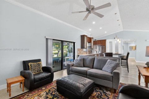 House in Boca Raton, Florida 3 bedrooms, 201.97 sq.m. № 2003363 - photo 26