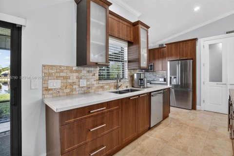 House in Boca Raton, Florida 3 bedrooms, 201.97 sq.m. № 2003363 - photo 18