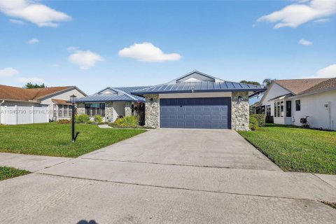 House in Boca Raton, Florida 3 bedrooms, 201.97 sq.m. № 2003363 - photo 5