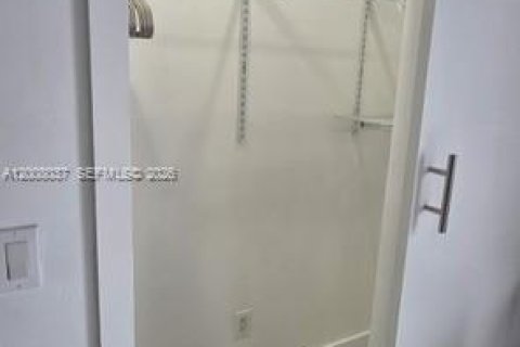 Immobilier commercial à louer à Cutler Bay, Floride: 1 chambre № 2071878 - photo 6