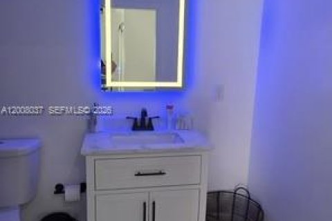 Immobilier commercial à louer à Cutler Bay, Floride: 1 chambre № 2071878 - photo 11
