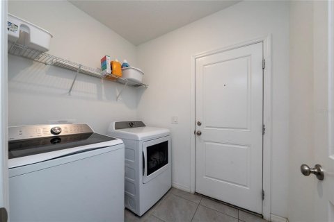 Adosado en venta en Winter Garden, Florida, 3 dormitorios, 142.7 m2 № 2139866 - foto 22