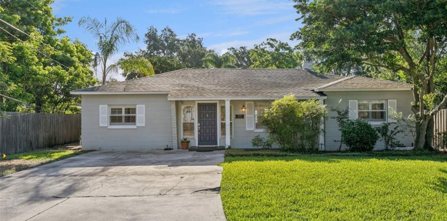 Casa en Orlando, Florida 3 dormitorios, 155.61 m2 № 2151526