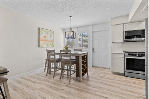 Condo in Sarasota, Florida, 2 bedrooms  № 2096243 - photo 6