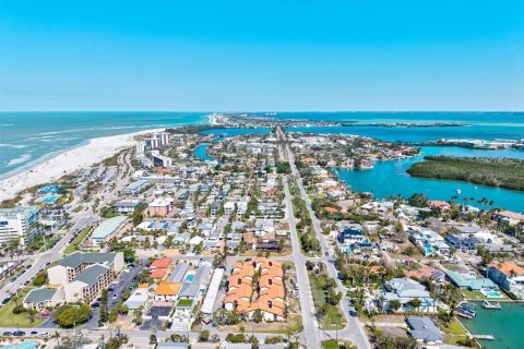 Condo in Sarasota, Florida, 2 bedrooms  № 2096243 - photo 30