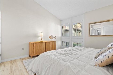 Condo in Sarasota, Florida, 2 bedrooms  № 2096243 - photo 14