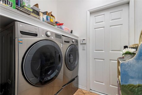 Casa en venta en Oviedo, Florida, 3 dormitorios, 180.32 m2 № 2385845 - foto 24