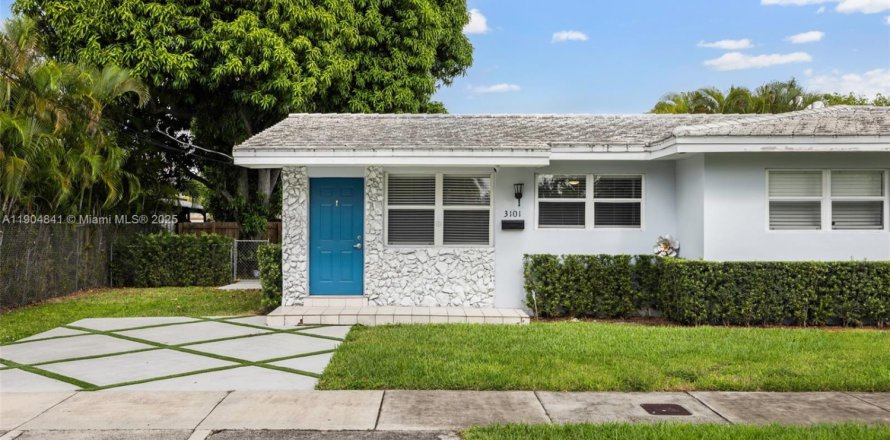 Дом в Майами, Флорида 2 спальни, 69.68м2 № 1956613