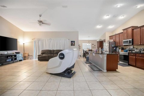 House in Palm Coast, Florida 4 bedrooms, 205.13 sq.m. № 1856548 - photo 9