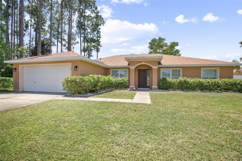 House in Palm Coast, Florida 4 bedrooms, 205.13 sq.m. № 1856548 - photo 1