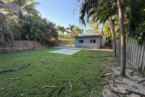 House in Miami, Florida 2 bedrooms, 141.21 sq.m. № 2062523 - photo 7