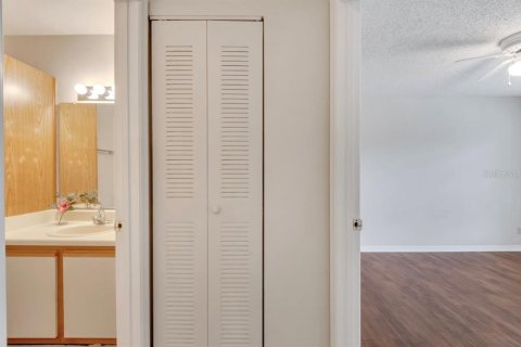 Condo in Orlando, Florida, 1 bedroom  № 1722359 - photo 21