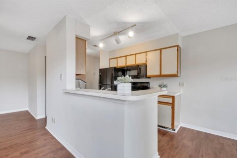 Condo in Orlando, Florida, 1 bedroom  № 1722359 - photo 15