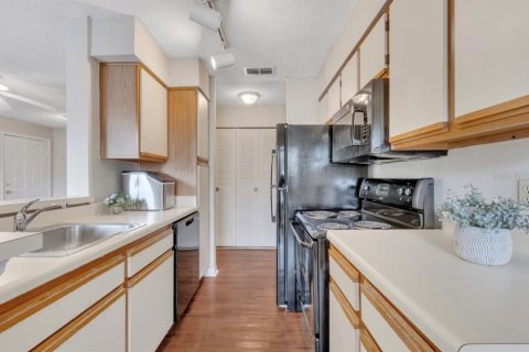 Condo in Orlando, Florida, 1 bedroom  № 1722359 - photo 16
