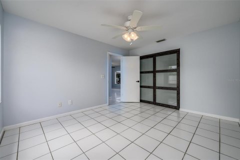 House in Lutz, Florida 3 bedrooms, 155.8 sq.m. № 1800565 - photo 24