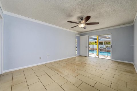 House in Lutz, Florida 3 bedrooms, 155.8 sq.m. № 1800565 - photo 17