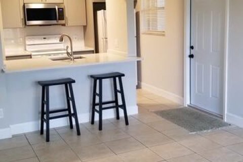 Condo in Stuart, Florida, 2 bedrooms № 2274899
