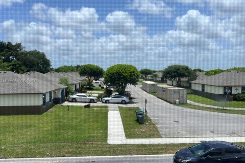 Townhouse in Homestead, Florida 3 bedrooms, 154.03 sq.m. № 1691732 - photo 29