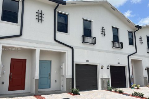 Townhouse in Homestead, Florida 3 bedrooms, 154.03 sq.m. № 1691732 - photo 3