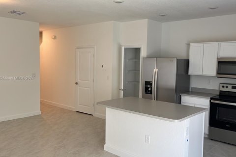 Townhouse in Homestead, Florida 3 bedrooms, 154.03 sq.m. № 1691732 - photo 18