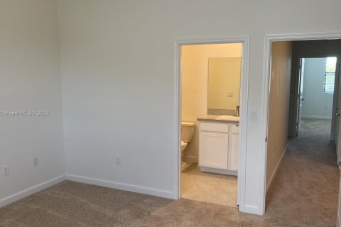 Townhouse in Homestead, Florida 3 bedrooms, 154.03 sq.m. № 1691732 - photo 10