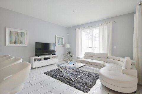Adosado en alquiler en Davenport, Florida, 4 dormitorios, 176.7 m2 № 2098764 - foto 3
