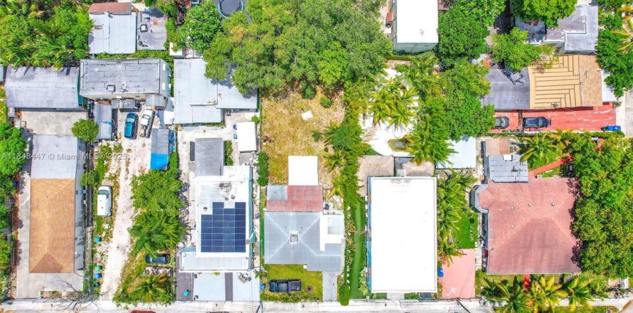 Immobilier commercial à Miami, Floride 124.77 m2 № 1848786