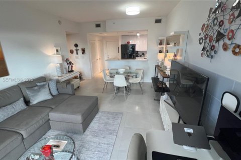 Condominio en venta en Coral Gables, Florida, 1 dormitorio, 74.14 m2 № 1984174 - foto 2