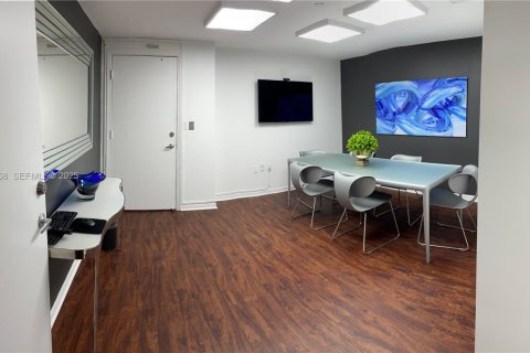 Condominio en venta en Coral Gables, Florida, 1 dormitorio, 74.14 m2 № 1984174 - foto 21