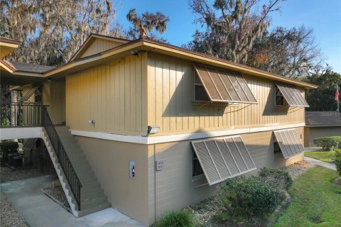 Condo à Deltona, Floride, 2 chambres  № 2099275