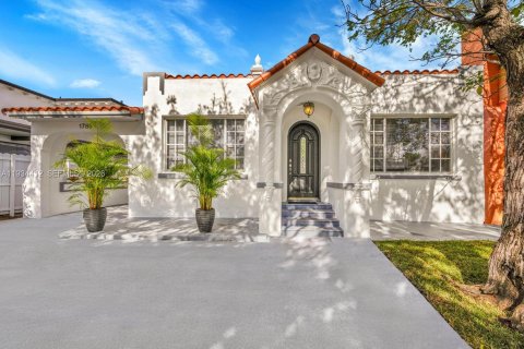 Villa ou maison à Miami, Floride 4 chambres, 182.55 m2 № 2000203