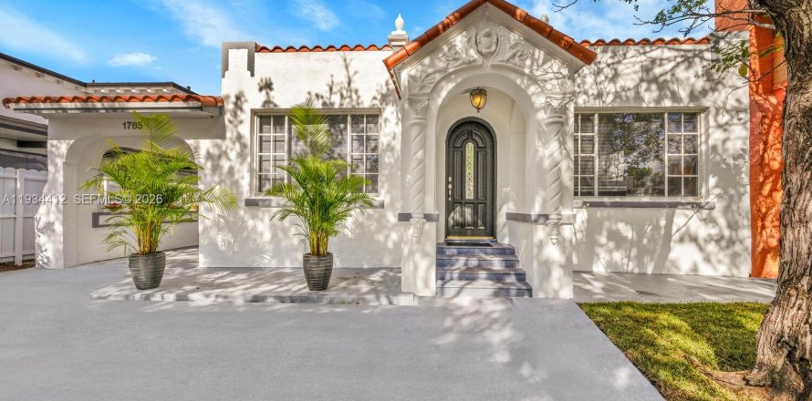 Villa ou maison à Miami, Floride 4 chambres, 182.55 m2 № 2000203
