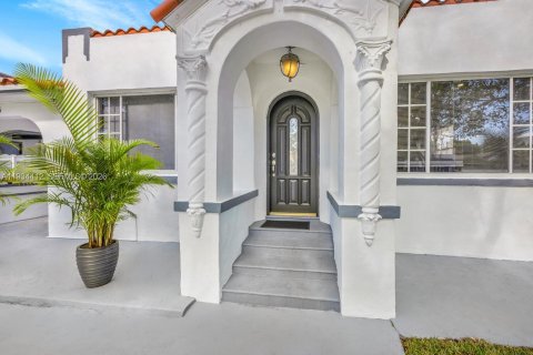 Villa ou maison à vendre à Miami, Floride: 4 chambres, 182.55 m2 № 2000203 - photo 7