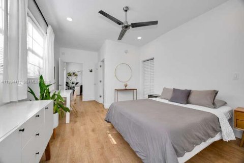 Villa ou maison à vendre à Miami, Floride: 4 chambres, 182.55 m2 № 2000203 - photo 11