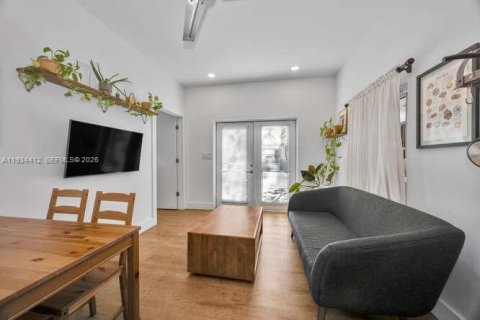 Villa ou maison à vendre à Miami, Floride: 4 chambres, 182.55 m2 № 2000203 - photo 29