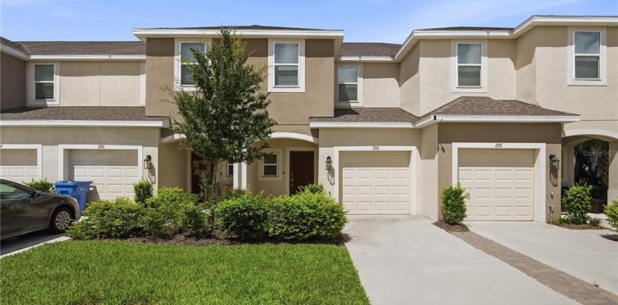 Touwnhouse à Wesley Chapel, Floride 3 chambres, 127.55 m2 № 2361259