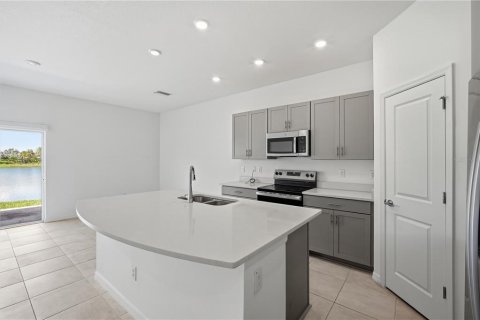 Touwnhouse à louer à Wesley Chapel, Floride: 3 chambres, 127.55 m2 № 2361259 - photo 5