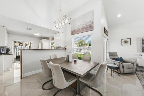 Casa en venta en Sunrise, Florida, 3 dormitorios, 132.2 m2 № 1970837 - foto 7