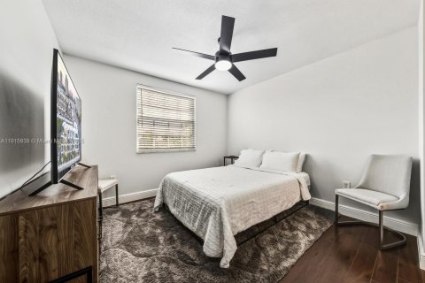 Casa en venta en Sunrise, Florida, 3 dormitorios, 132.2 m2 № 1970837 - foto 10