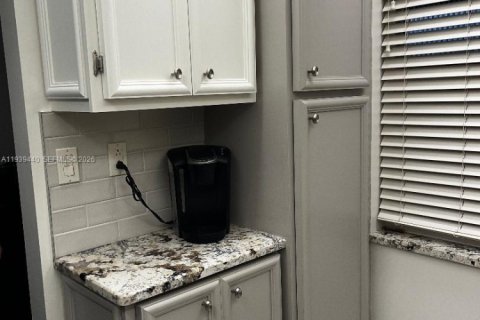 Купить кондоминиум в Маргит, Флорида 2 спальни, 86.4м2, № 1997160 - фото 14