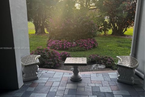 Купить кондоминиум в Маргит, Флорида 2 спальни, 86.4м2, № 1997160 - фото 13