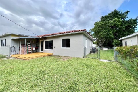 Commercial property in Biscayne Park, Florida 167.69 sq.m. № 1887501 - photo 26